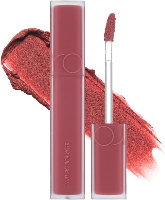 Romand Blur Fudge Tint 5g — shade swatch on lips showing fully matte finish