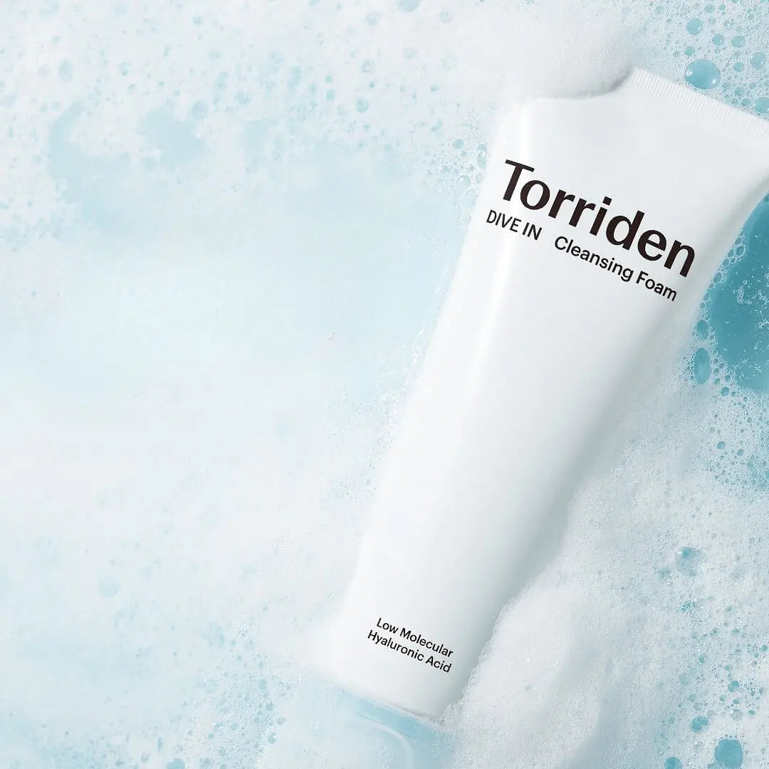 Torriden DIVE-IN Cleansing Foam 150ml — back label showing 8 hyaluronic acid complex detail