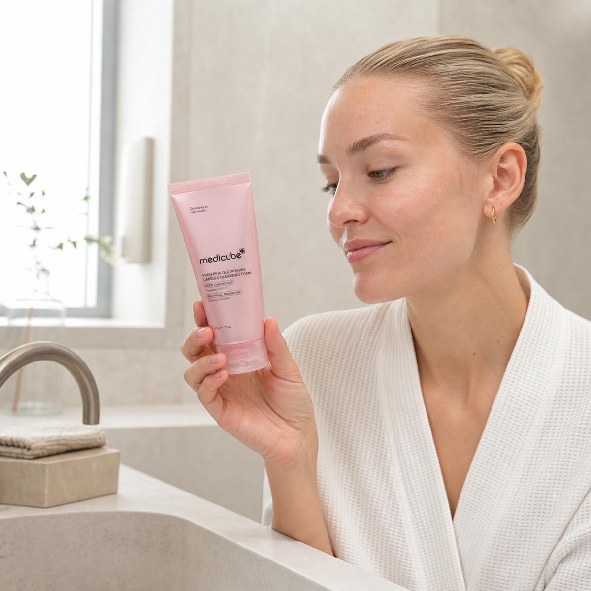 [Medicube] PDRN Pink Glutathione Capsule Cleansing Foam 120g - Nordic person lifestyle PDP image