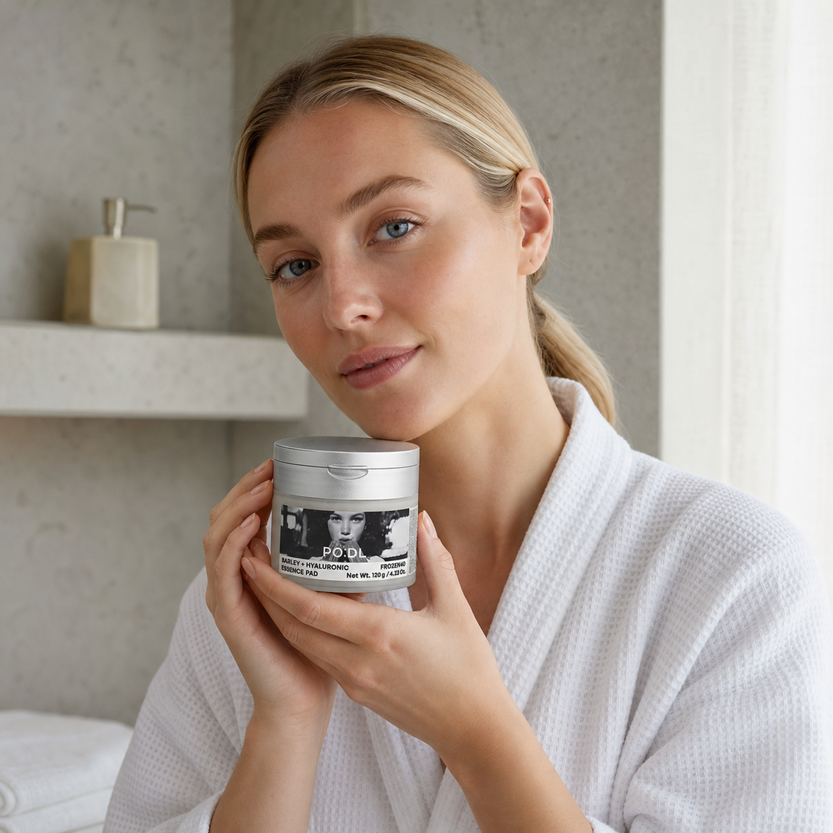 [PO:DL] Barley Hyaluronic Frozen40 Essence Pads (70ea) - Nordic person lifestyle PDP image