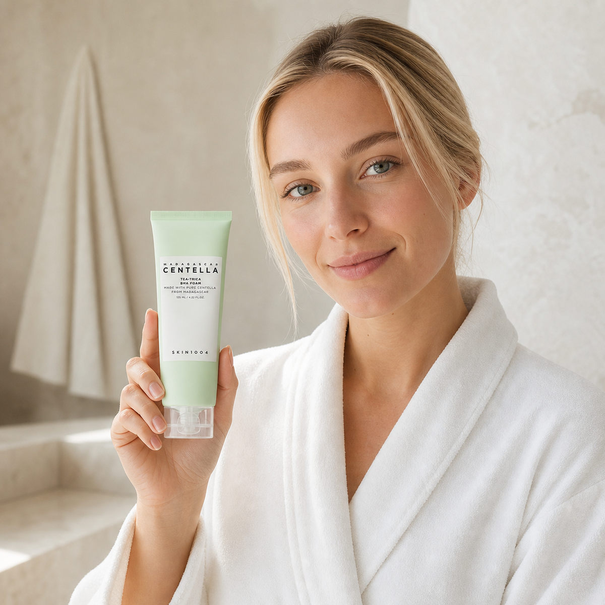 [Skin1004] Madagascar Centella Tea-Trica Bha Foam 125ml - Nordic person lifestyle PDP image