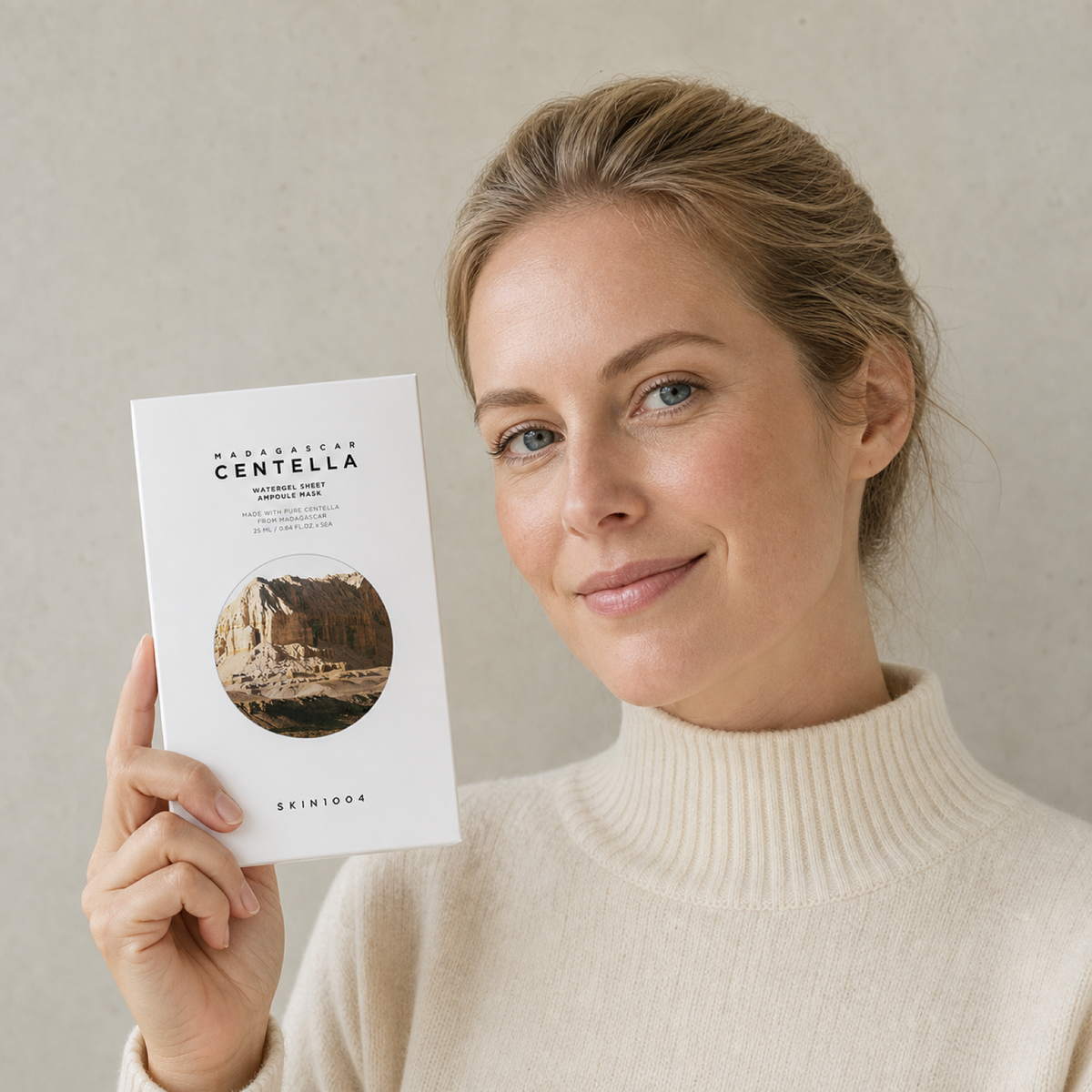 [Skin1004] Madagascar Centella Watergel Sheet Ampoule Mask 5ea - Nordic person lifestyle PDP image