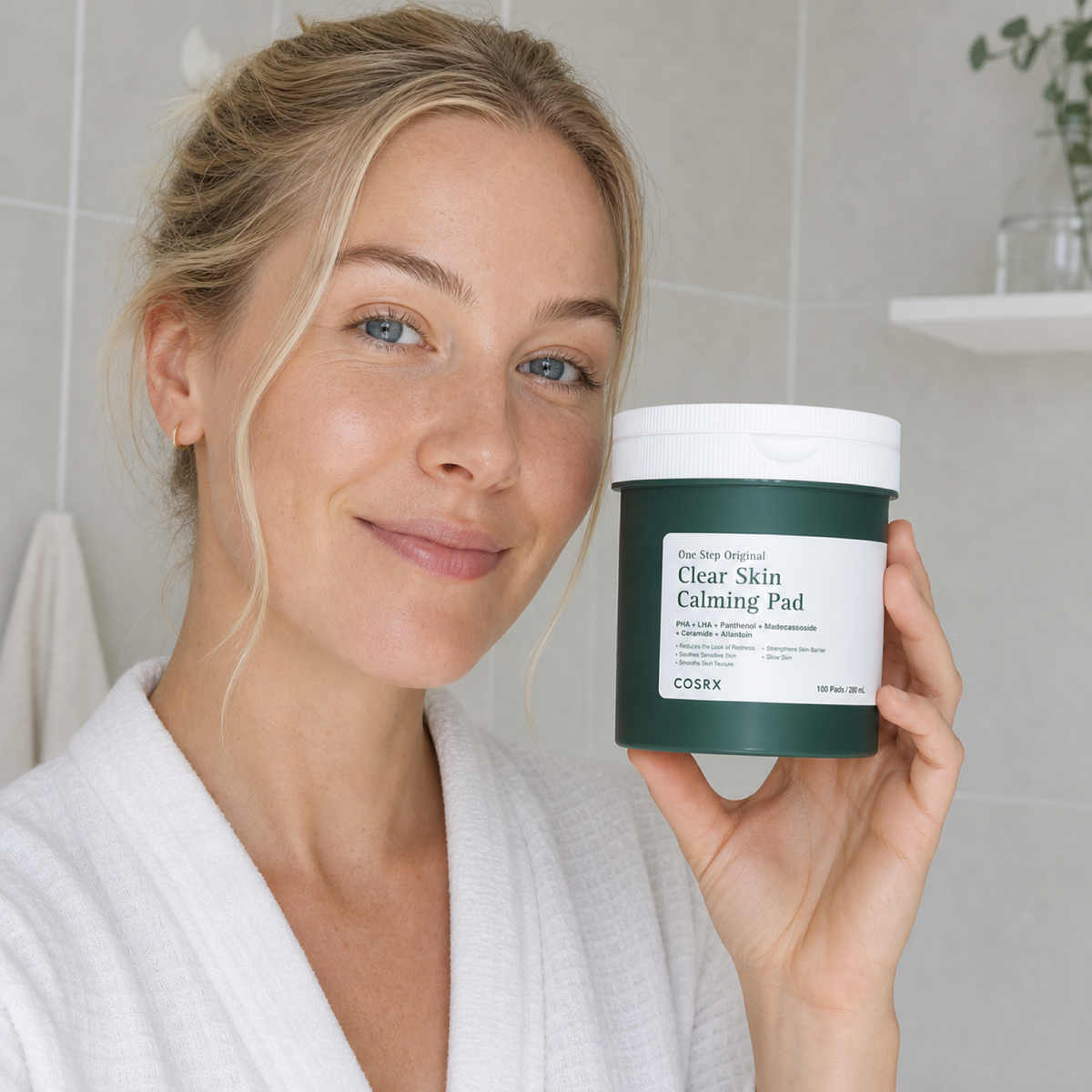 [Cosrx] One Step Original Clear Skin Calming Pad 100ea - Nordic person lifestyle PDP image