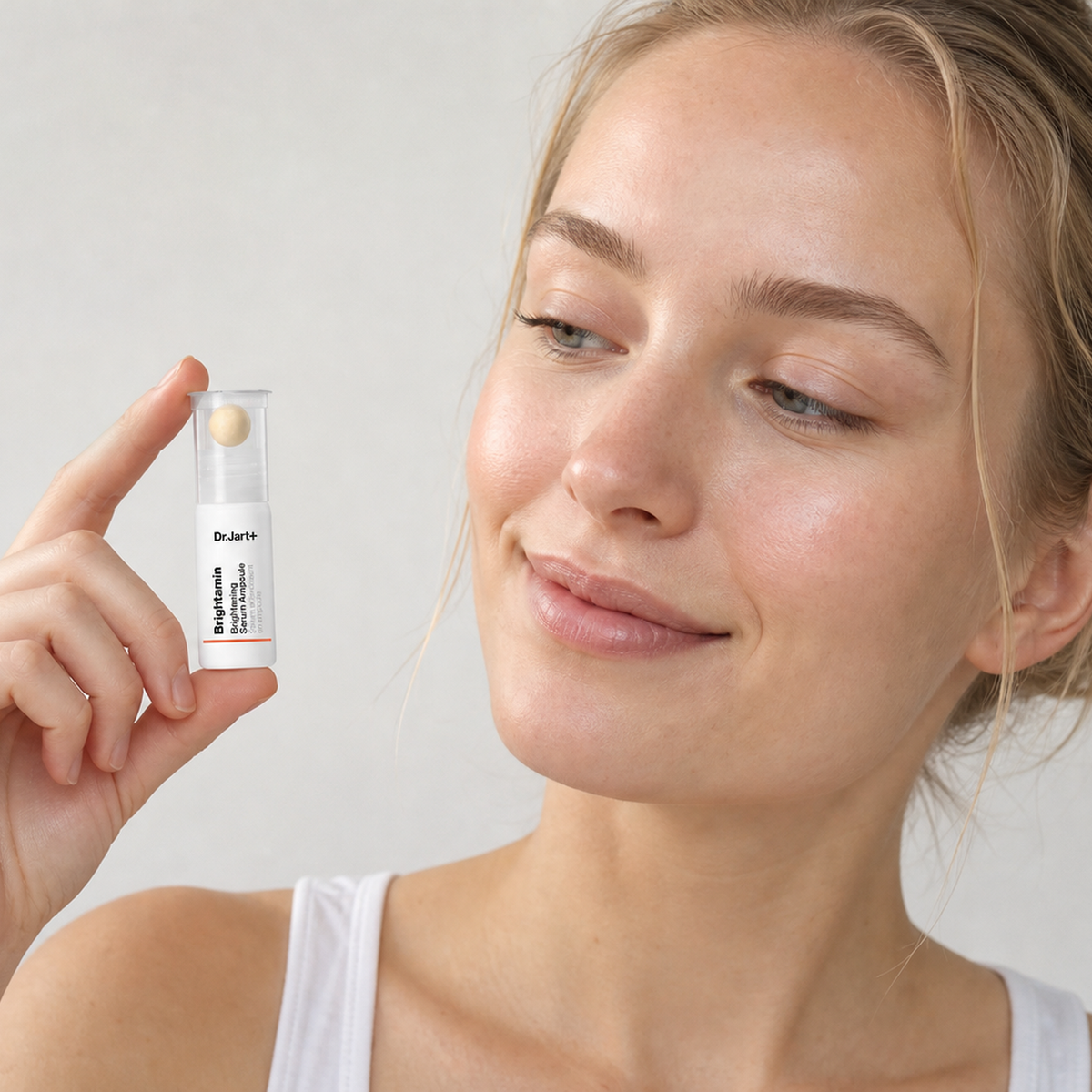 [Dr.Jart+] Britamine Brightening Serum 8ml - Nordic person lifestyle PDP image