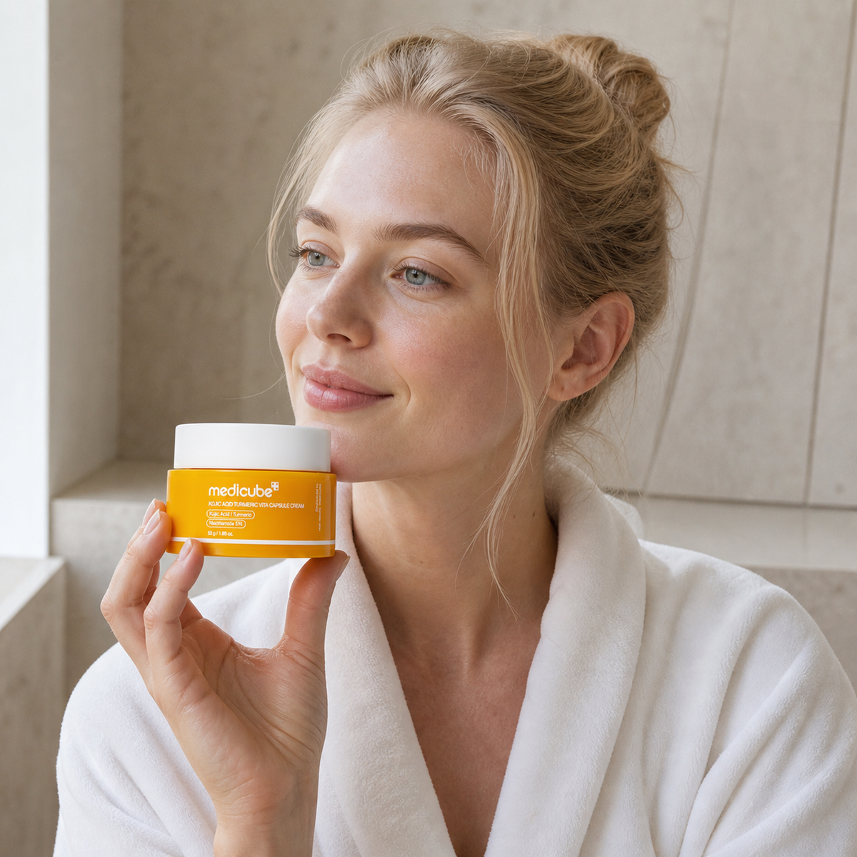 [Medicube] Kojic Acid Turmeric Vita Capsule Cream 53g - Nordic person lifestyle PDP image
