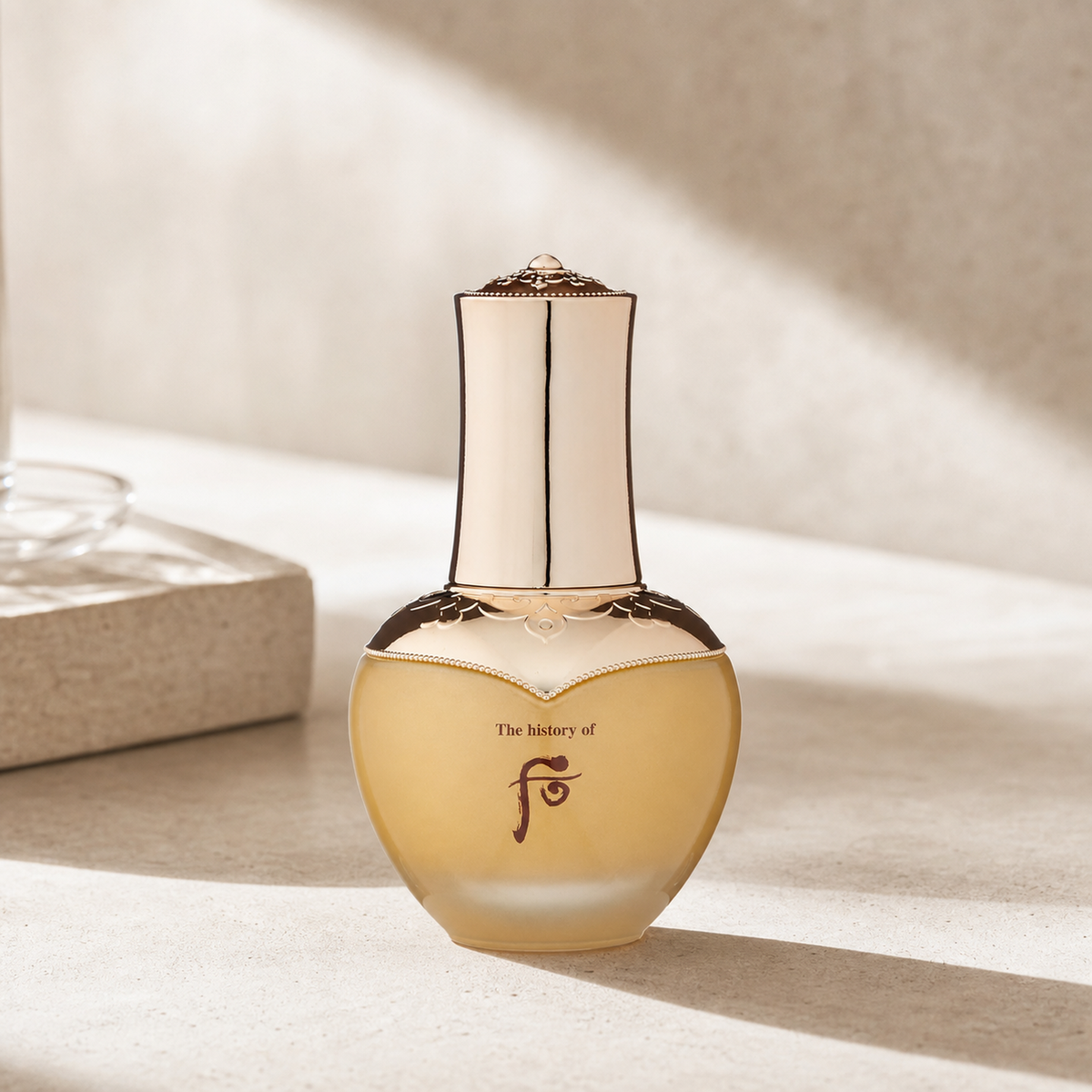 [TheHistoryOfWhoo] Cheongidan HwaHyun Gold Ampoule 40ml - Bathroom spa shelf PDP image