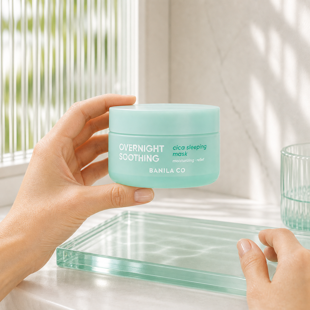 [Banilaco] Overnight Soothing Cica Sleeping Mask 100ml - Hand scale moment PDP image