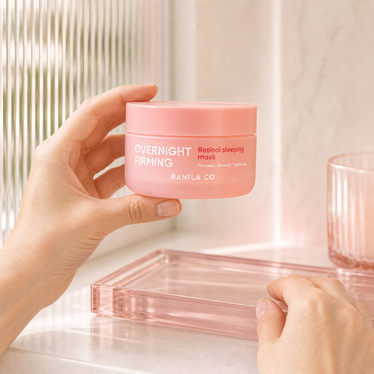 [Banilaco] Overnight Firming Retinol Sleeping Mask 100ml - Hand scale moment PDP image