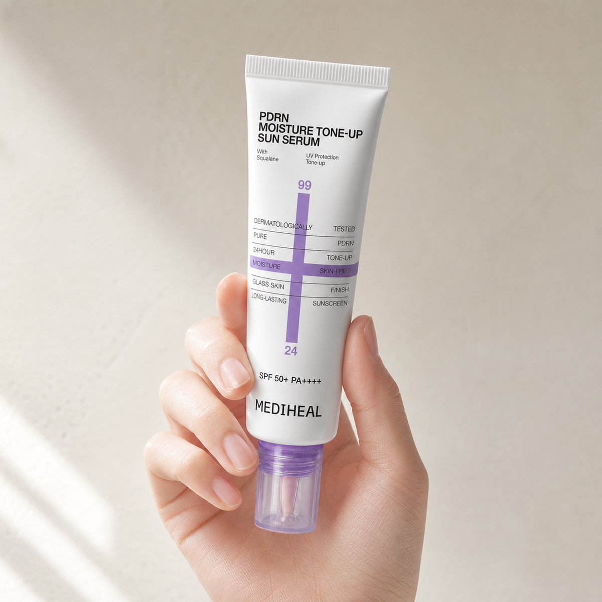 [Mediheal] PDRN Moisture Tone Up Sun Serum 50ml - Hand scale moment PDP image