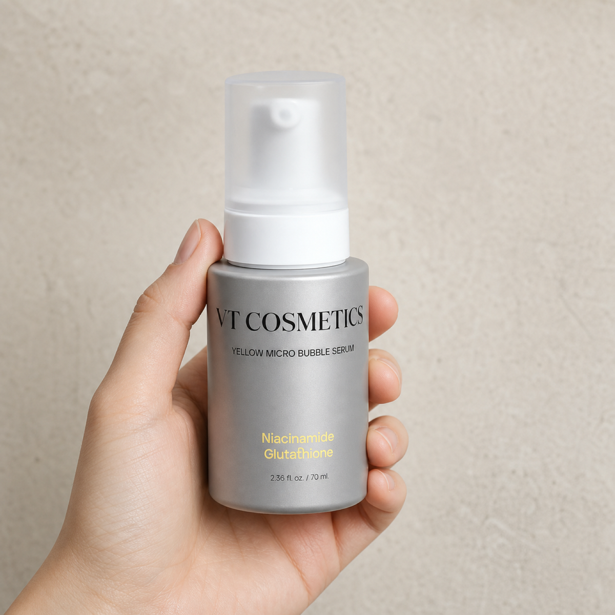 [VT Cosmetics] Niacinamide Glutathione Yellow Micro Bubble Serum 70ml - Hand scale moment PDP image