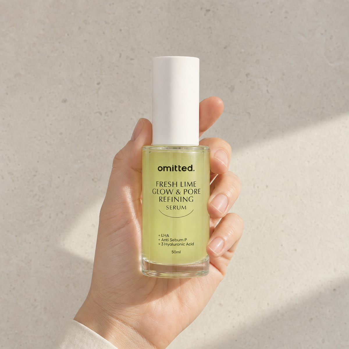 [Omitted] Fresh Lime Glow & Pore Refining Serum 50ml - Hand scale moment PDP image