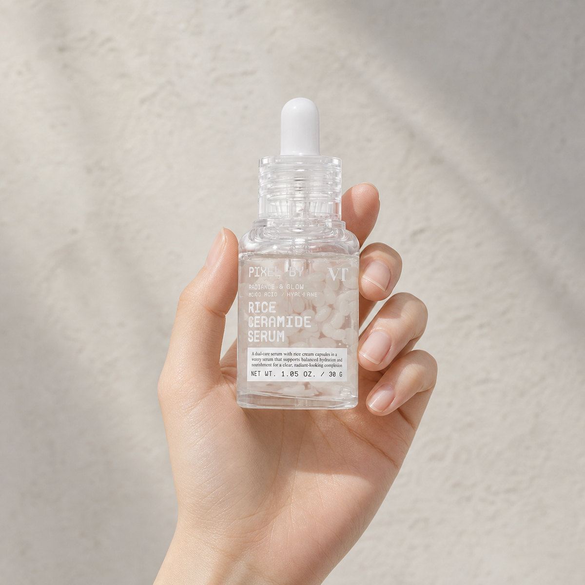 [VT Cosmetics] Rice Ceramide Serum 30ml - Hand scale moment PDP image