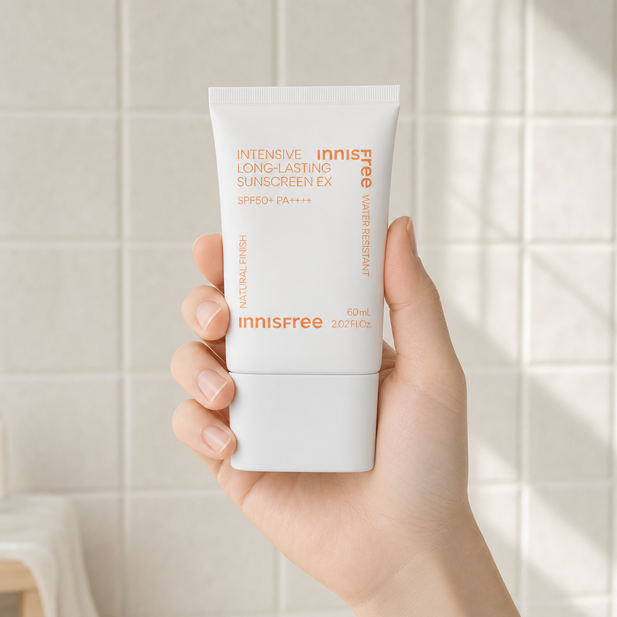 [Innisfree] Intensive Long Lasting Sunscreen SPF50+ PA++++ 60ml - Hand scale moment PDP image