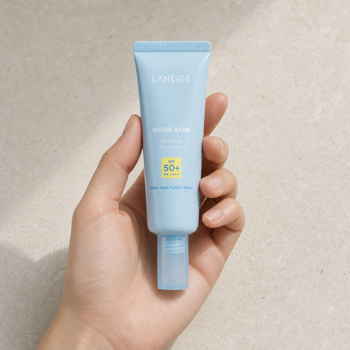 [Laneige] Water Bank UV Barrier sunscreen SPF50+ PA++++ 50ml - Hand scale moment PDP image