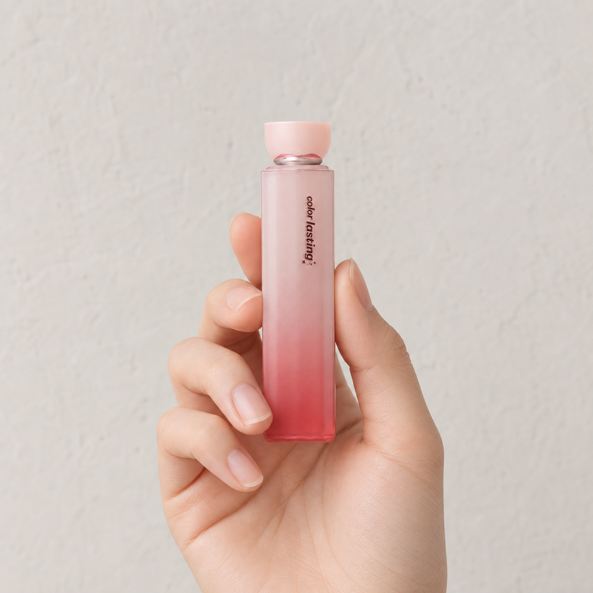 [Etudehouse] Color Lasting Glow Stick 3.2g - 07 Rosy Taupe - Hand scale moment PDP image