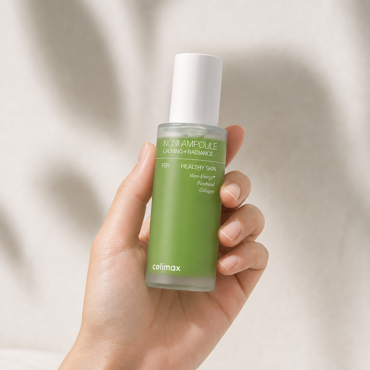 [celimax] The Real Noni Energy Ampoule 50ml_MX - Hand scale moment PDP image