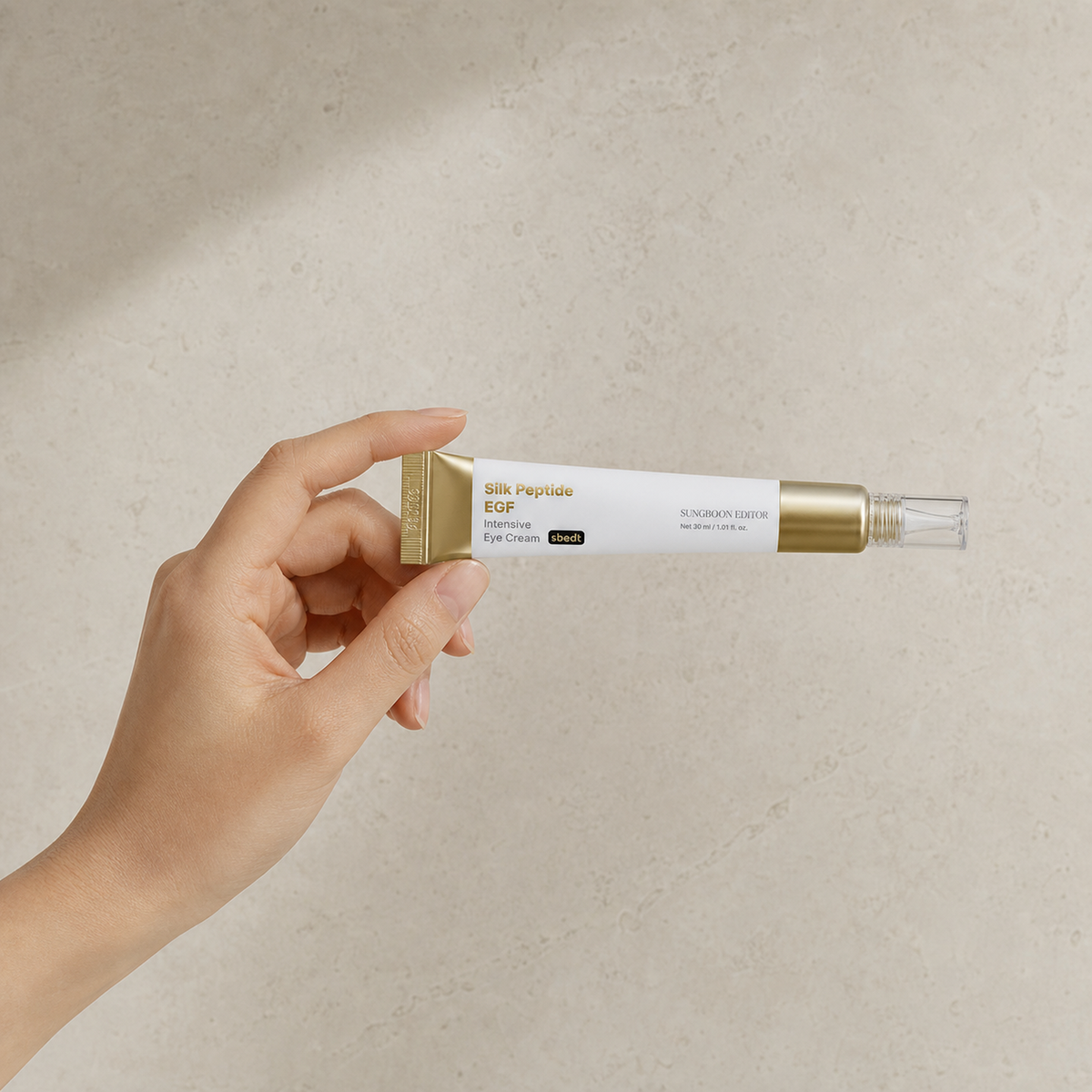 [SUNGBOON EDITOR] Silk Peptide EGF Intensive Eye Cream 30ml - Hand scale moment PDP image