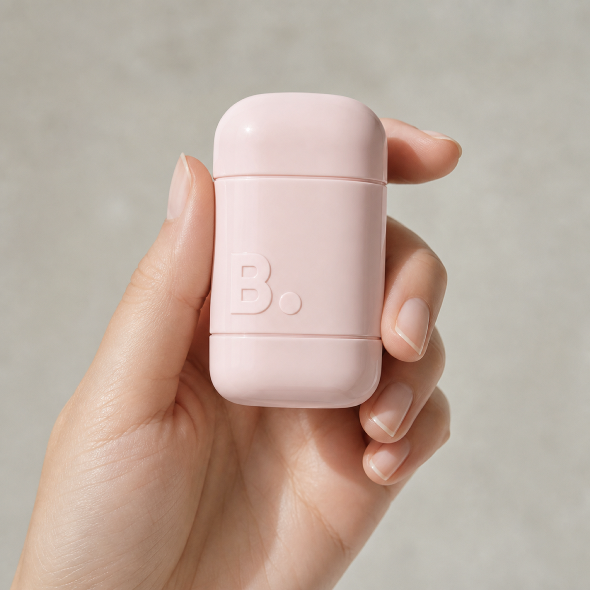 [Banilaco] Romantic Blush Lip & Cheek 3.7g - Glimmer - Hand scale moment PDP image