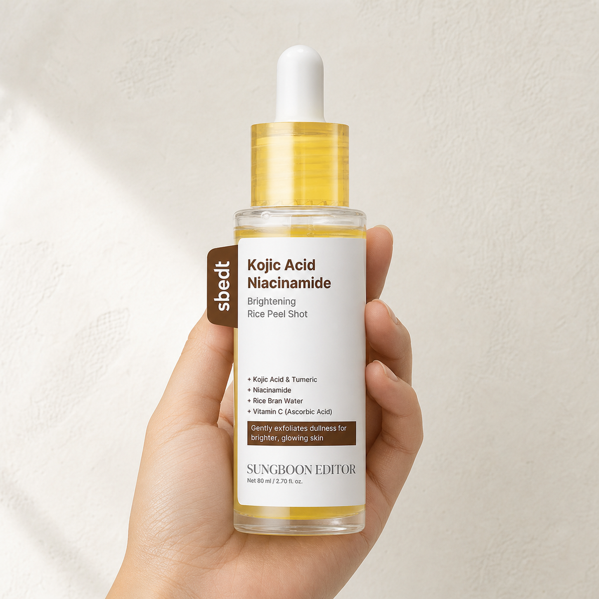 [SUNGBOON EDITOR] Kojic Acid Niacinamide Rice Peel Shot 80ml - Hand scale moment PDP image