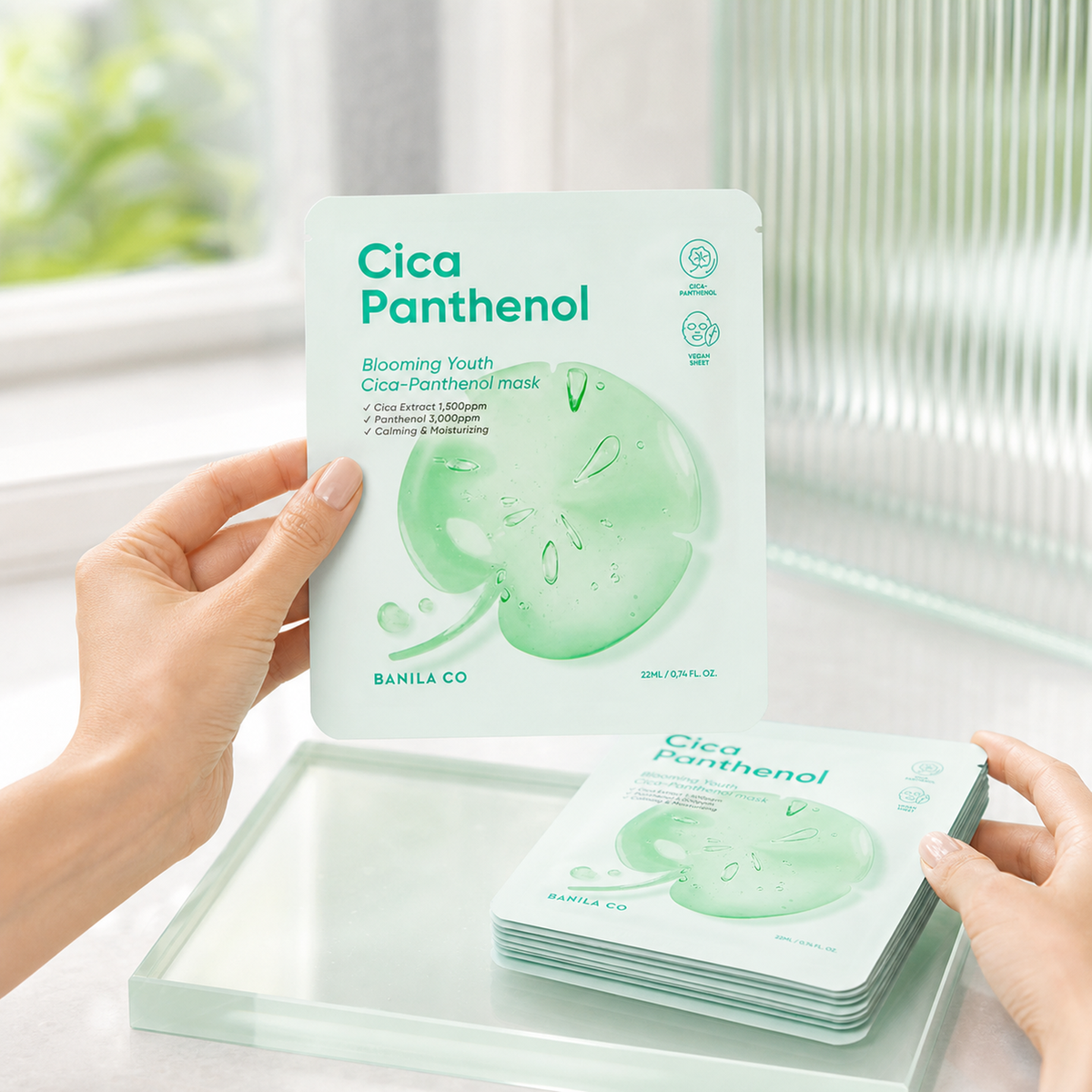 [Banilaco] Blooming Youth Cica-Panthenol Mask 10EA - Hand scale moment PDP image