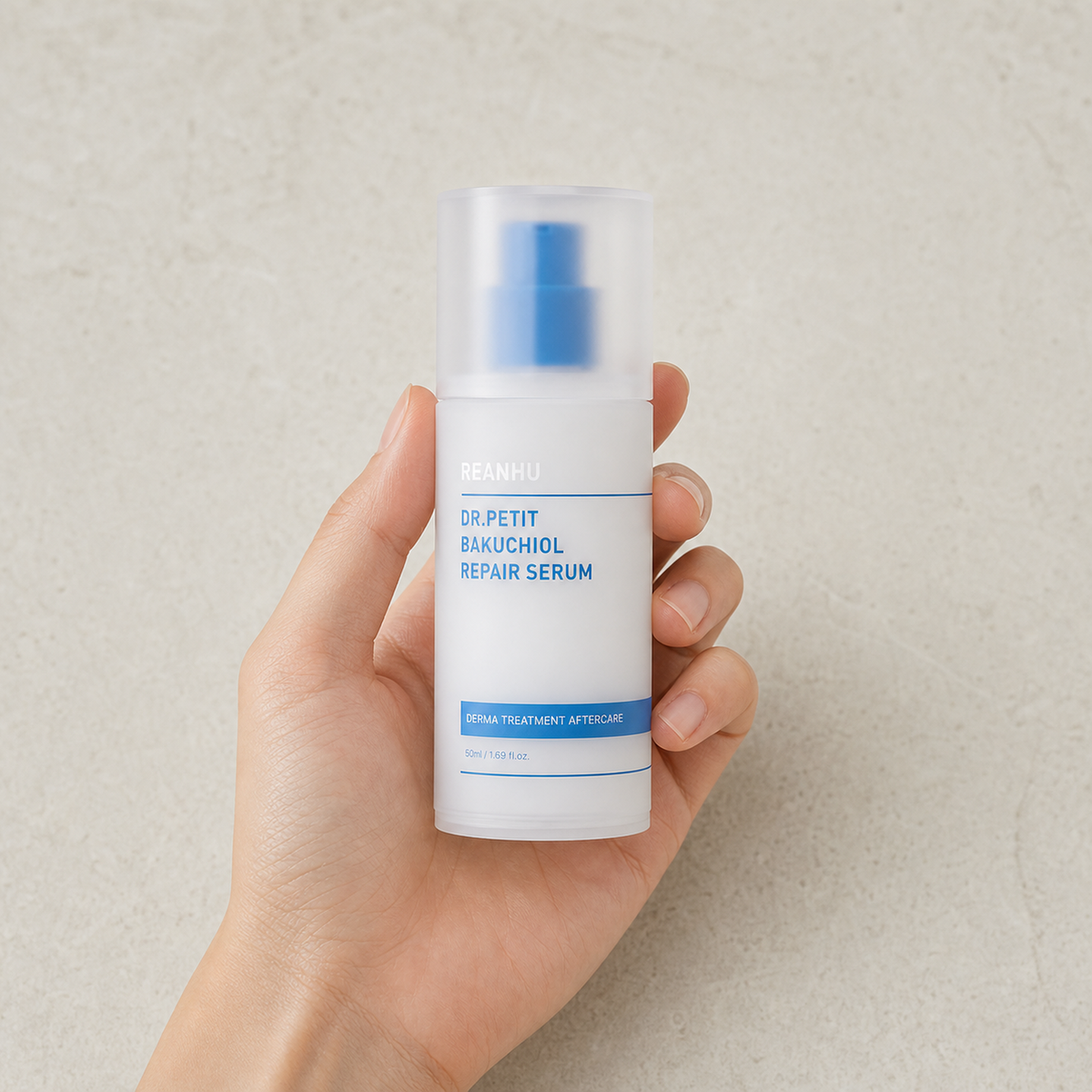 [Dr.petit] Reanhu Bakuchiol Repair Serum 50ml - Hand scale moment PDP image