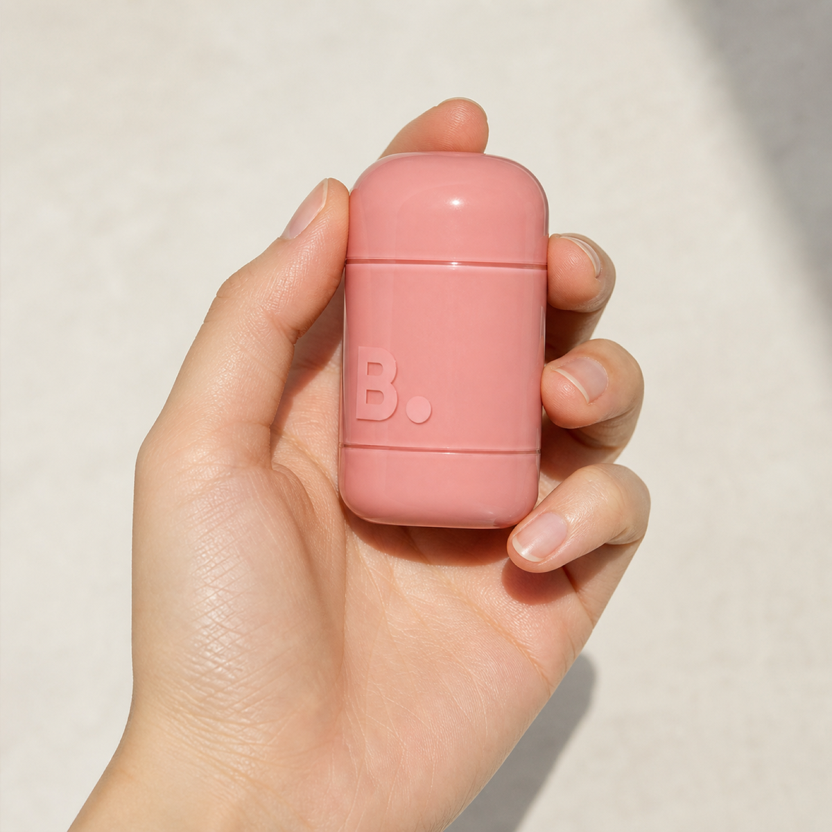 [Banilaco] Romantic Blush Lip & Cheek 3.7g - Rita Red - Hand scale moment PDP image