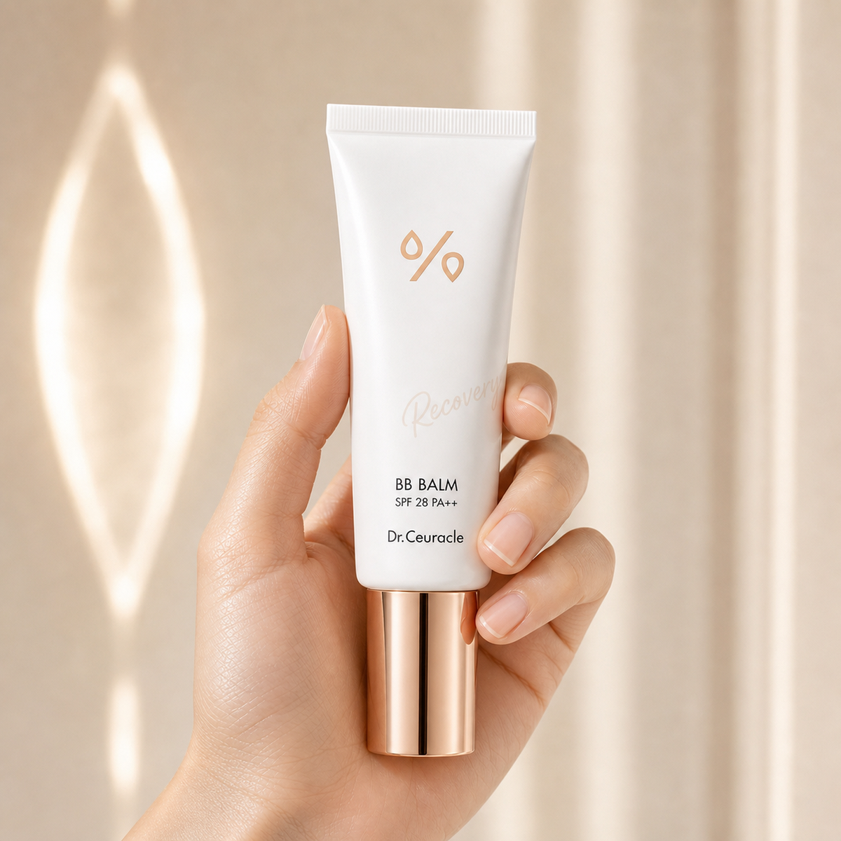 [Dr.Ceuracle] Recovery Balm SPF 28 PA++ 45ml - Hand scale moment PDP image