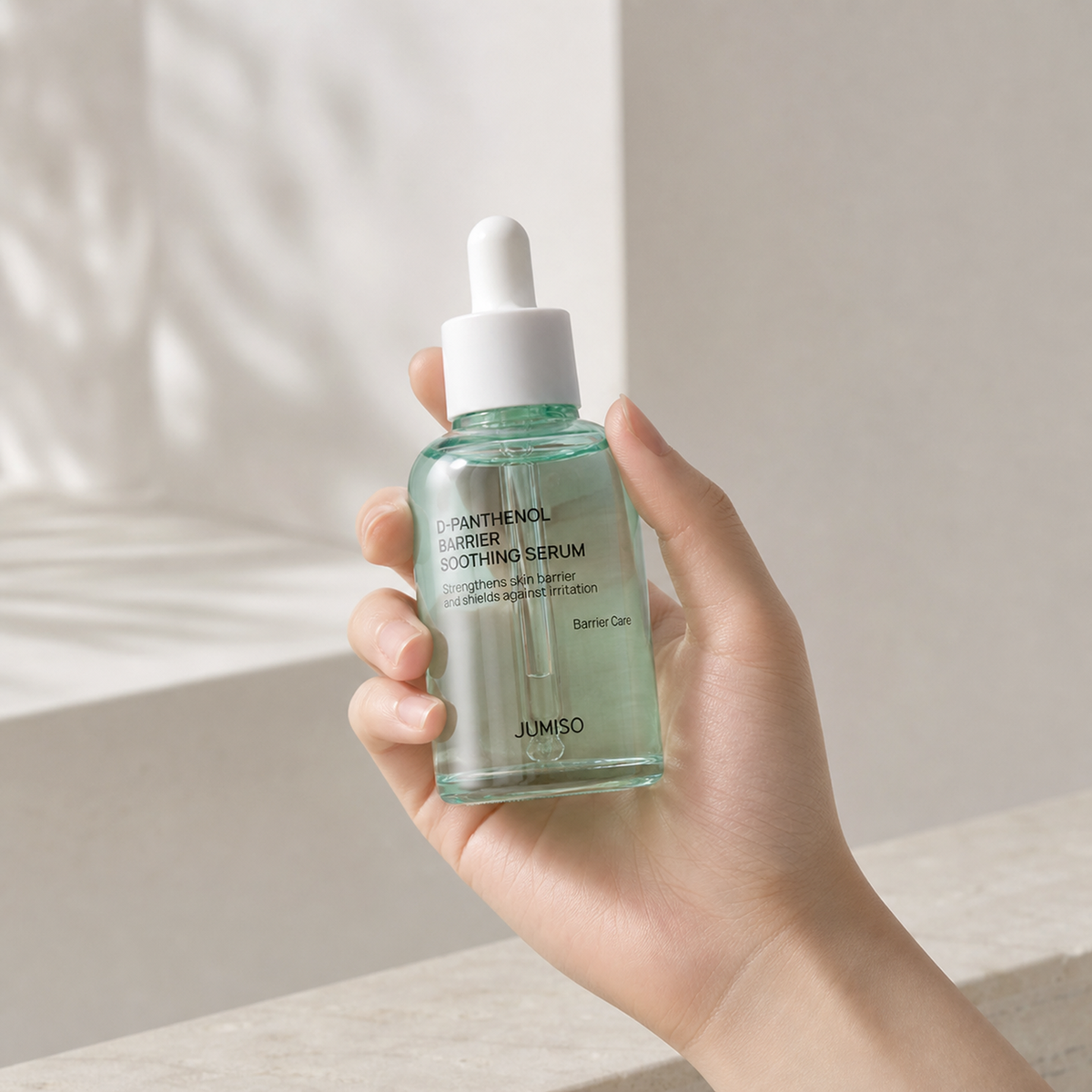 [Jumiso] D-Panthenol Barrier Soothing Serum 70ml - Hand scale moment PDP image