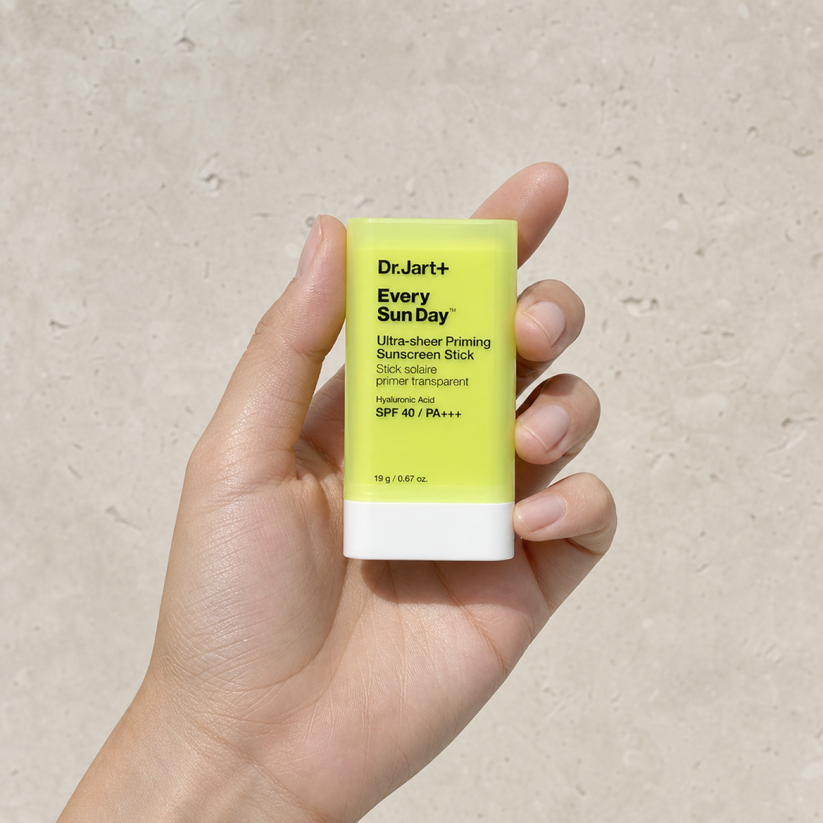 [Dr.Jart+] Every Sun Day™ Invisible Priming Korean Sunscreen Stick SPF40 PA+++ 19g - Hand scale moment PDP image