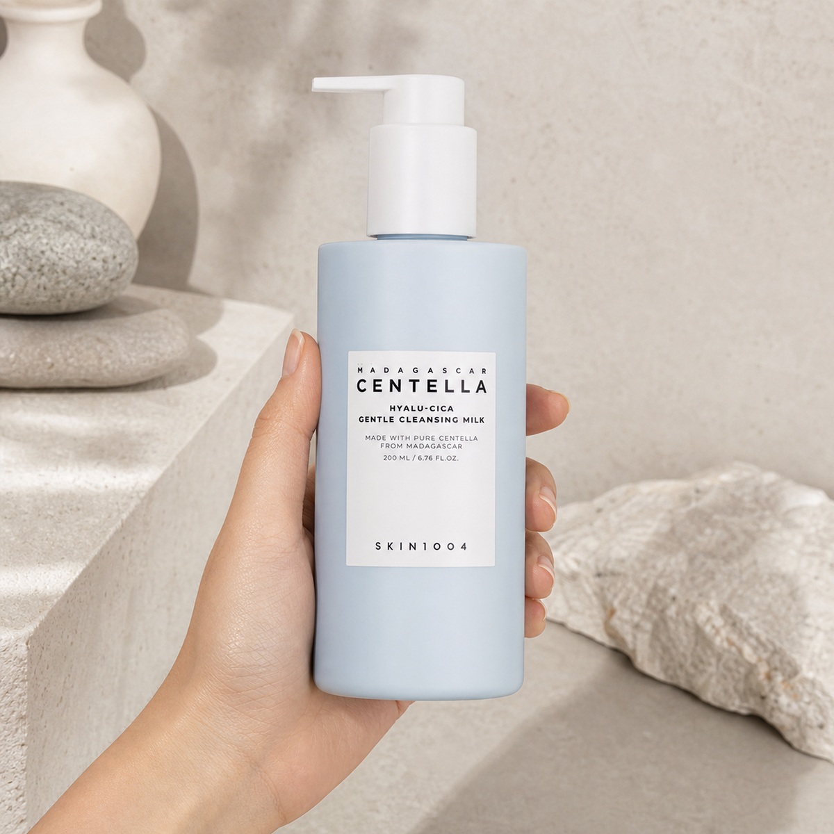 [SKIN1004] Madagascar Centella Hyalu-Cica Gentle Cleansing Milk 200ml - Hand scale moment PDP image