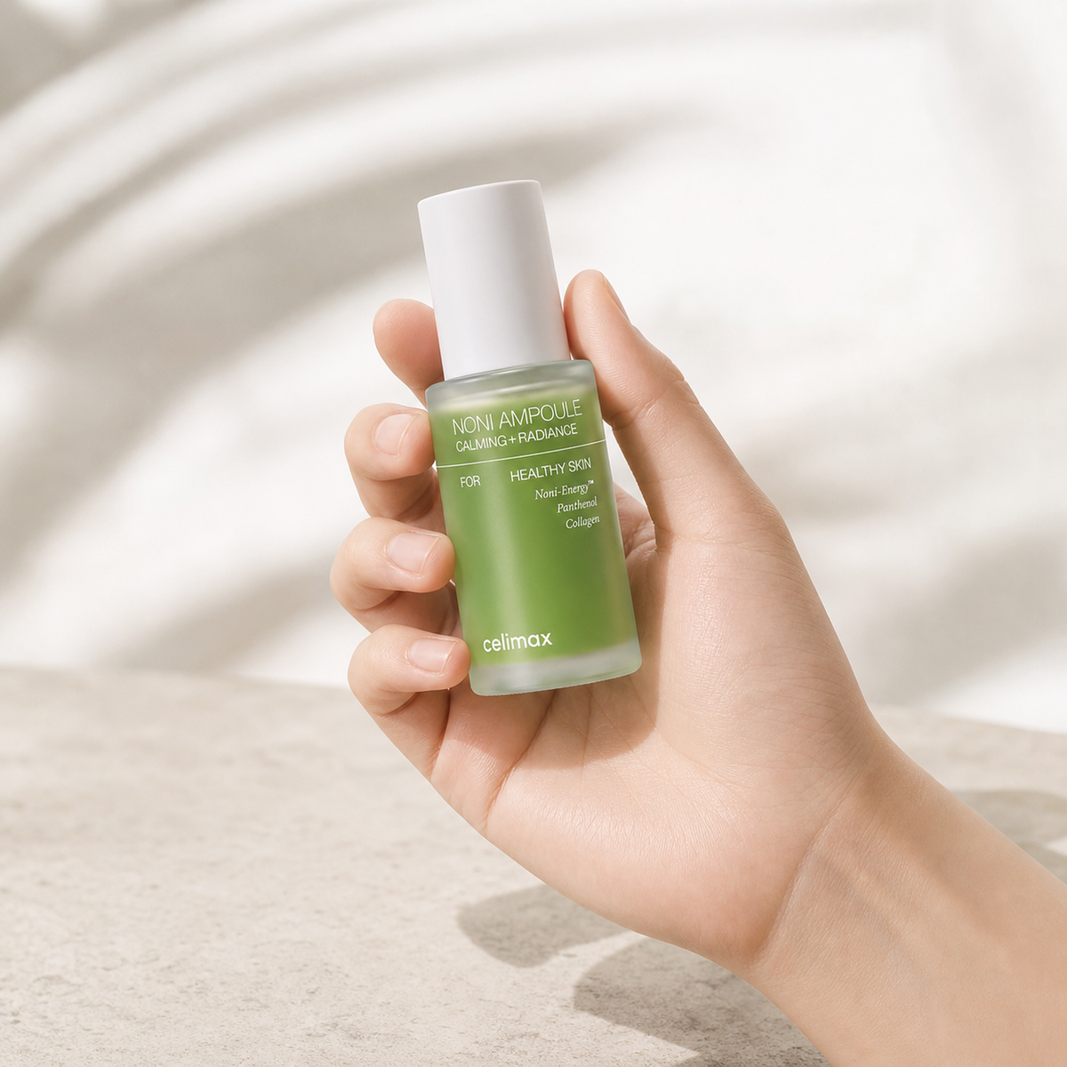 [celimax] The Real Noni Energy Ampoule 30ml_MX - Hand scale moment PDP image