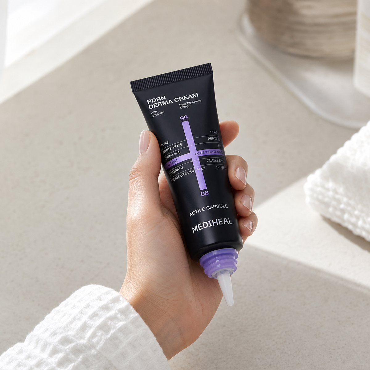 [Mediheal] PDRN Derma Cream 50ml - Hand scale moment PDP image