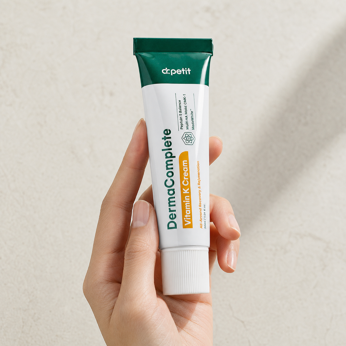 [Dr.petit] DermaComplete Vitamin K Cream 30ml - Hand scale moment PDP image
