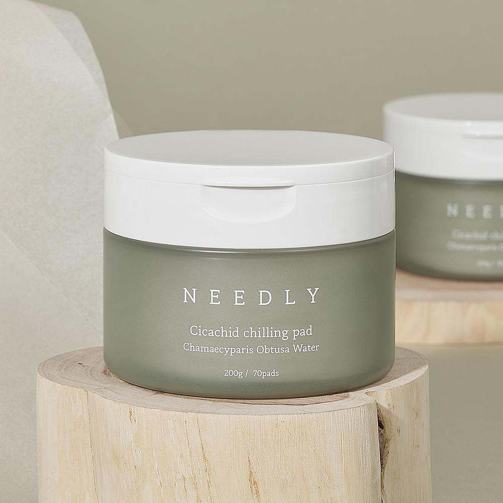 Needly Cicachid Chilling Pad 70 Sheets — round tub container open showing stacked cotton pads inside