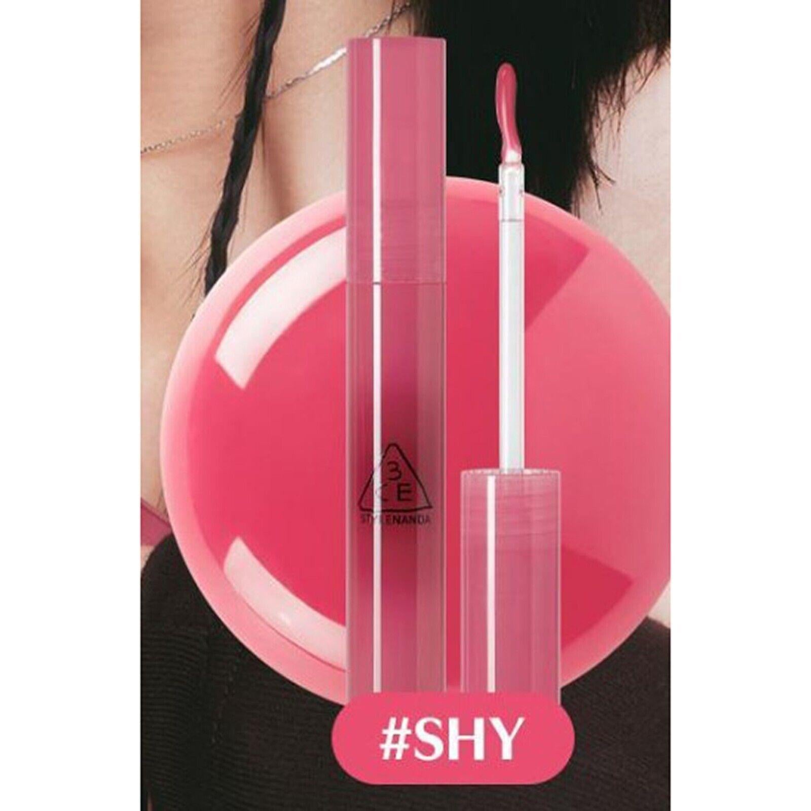 3CE Drop Glow Gel 3.8g — close-up of doe-foot wand loaded with gel formula